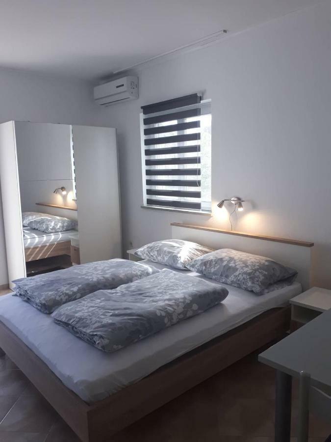 Apartments Irina Rovanjska Εξωτερικό φωτογραφία
